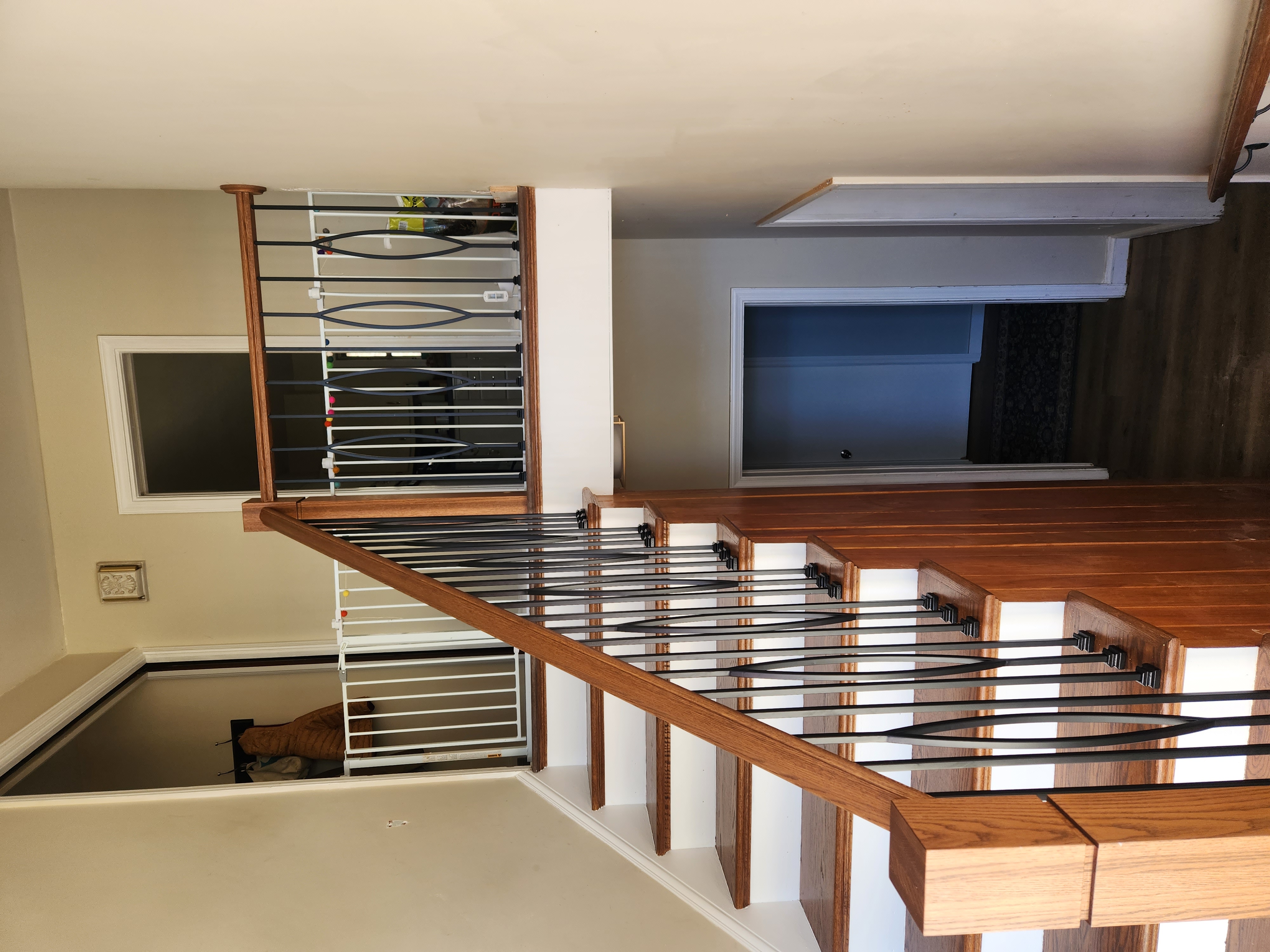 Floating stair with modern railing